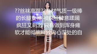 清纯女神樱空桃桃 黄色连衣裙战袍 足交踩鸡 被无套内射精液流出来都拉丝！