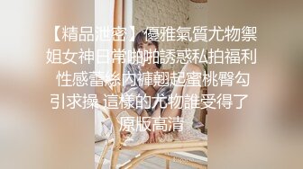 女模特和摄影师在拍摄中做爱