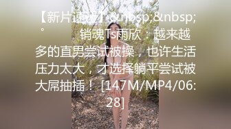 高清摄像头偷窥对面楼的夫妻洗完澡擦身子