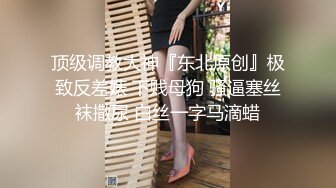 双女姐妹花多P男主激情啪啪，全程露脸一起伺候大鸡巴，享受纹身大哥的各种抽插，姐姐爽完妹妹挨插精彩刺激