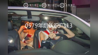 偷拍达人潜入商场隔板女厕手机不停移动偷拍美女如厕